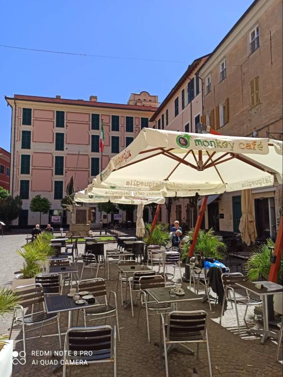 Bar in in vendita da privato a Laigueglia via Dante, 152