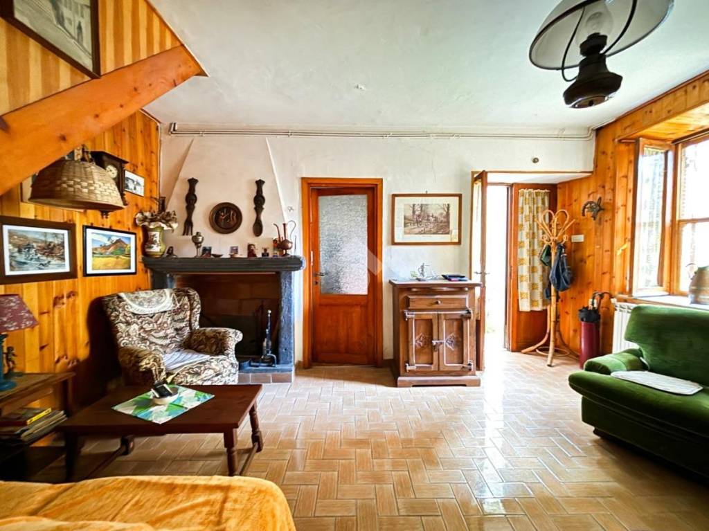 Casa Indipendente in vendita a Vetralla piazza Guglielmo Marconi, 17