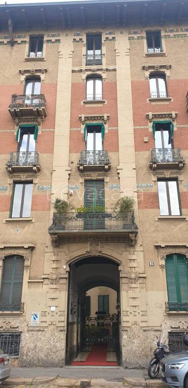 Appartamento in affitto a Milano via Errico Petrella