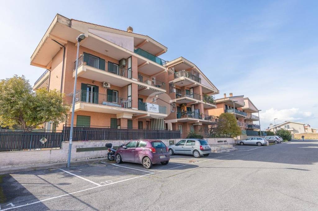 Appartamento in vendita a Roma via Massa di San Giuliano, 295