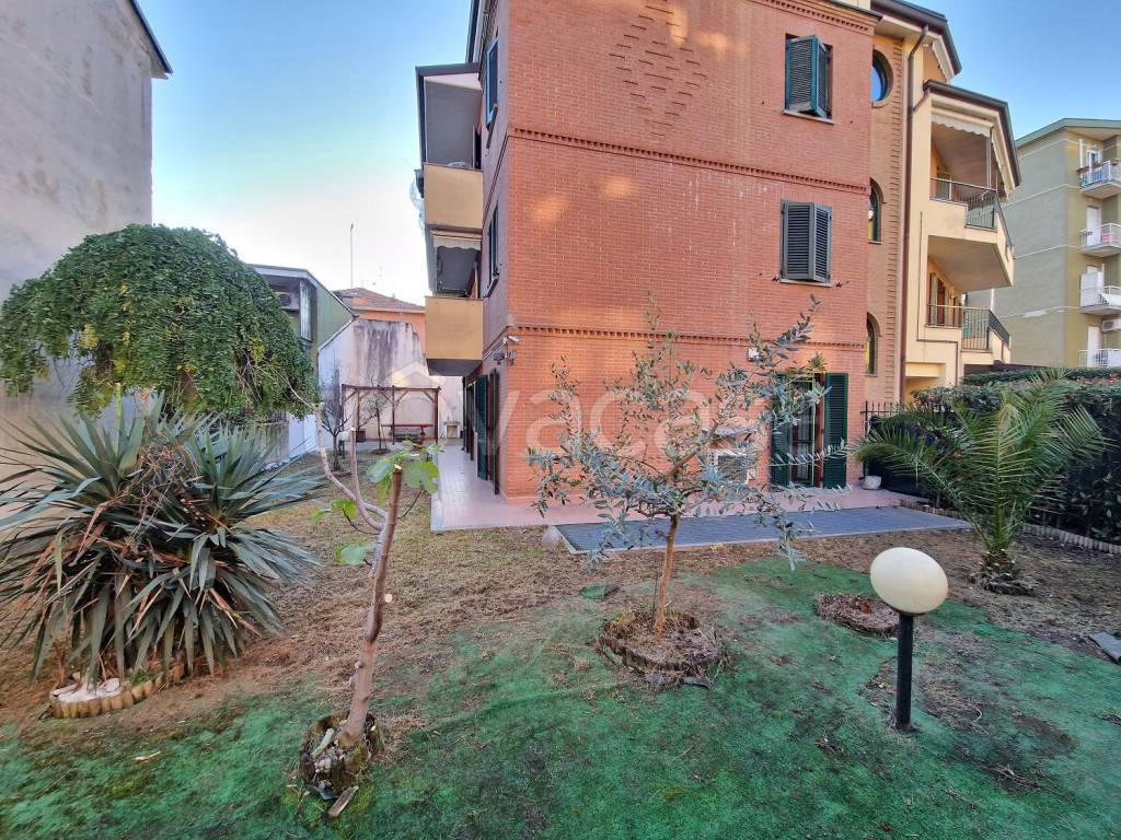 Appartamento in vendita a Cesano Boscone via della Repubblica, 12