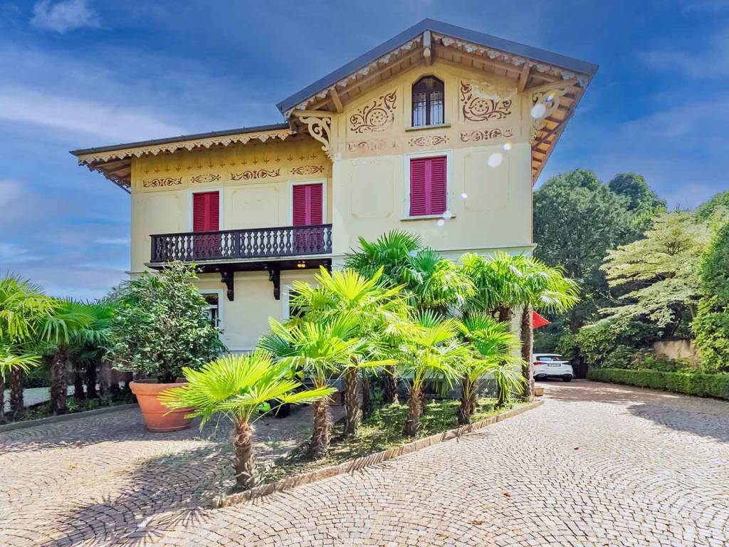 Villa in vendita a Besana in Brianza via Vittorio Emanuele II