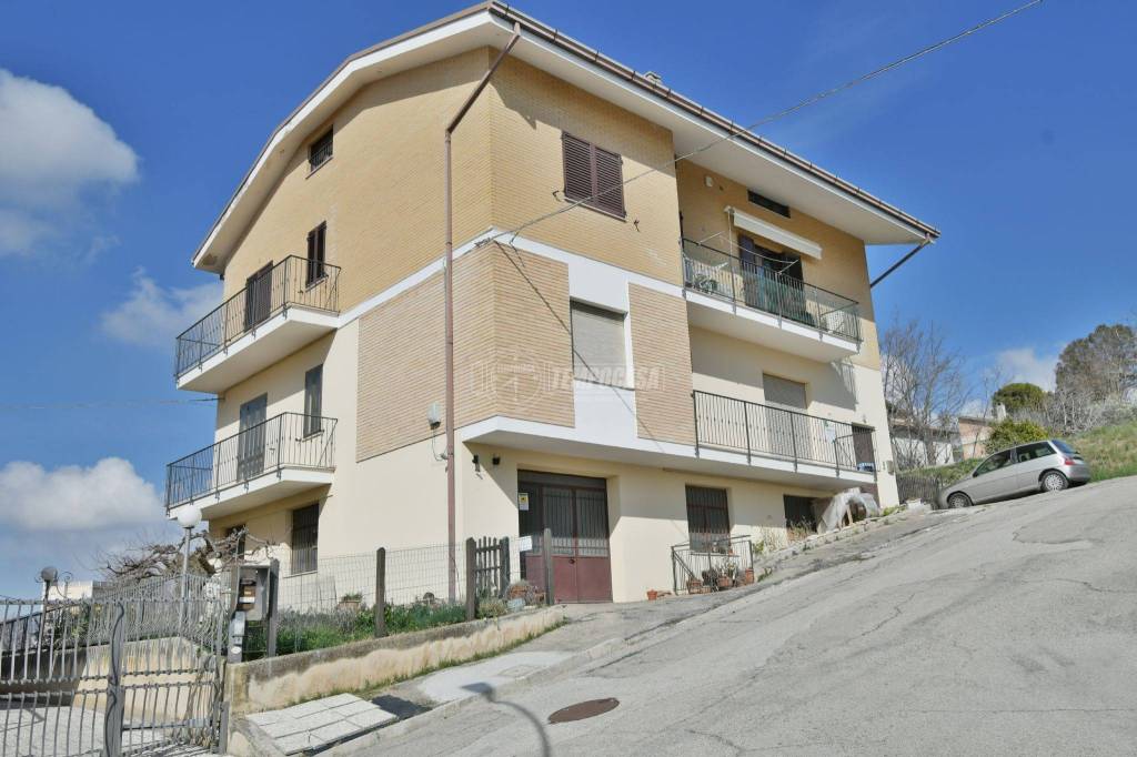 Casa Indipendente in vendita a Monte Urano via Montegrappa