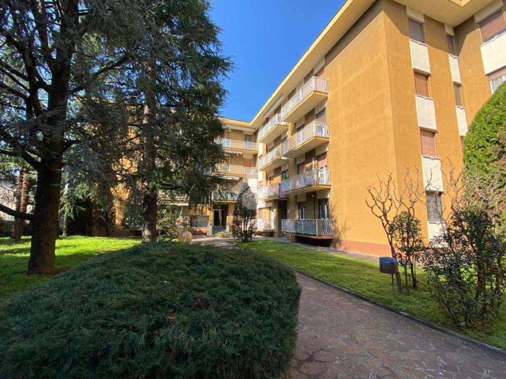 Appartamento in vendita a Treviglio via Beato Angelico, 2