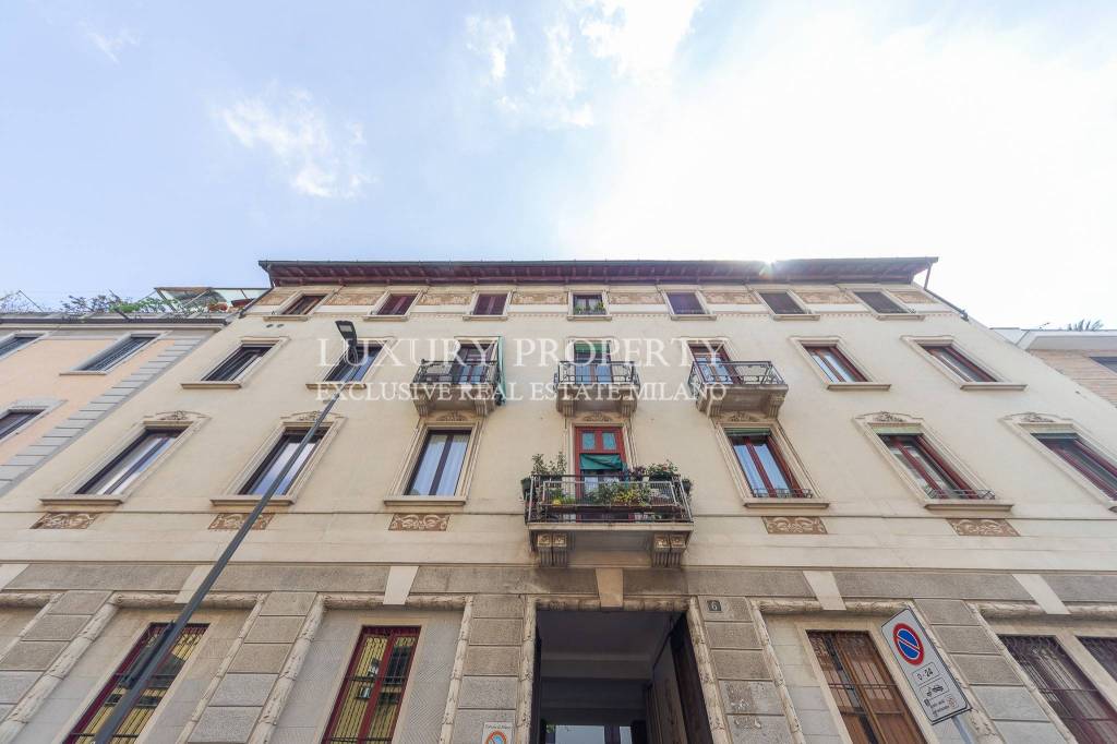 Appartamento in vendita a Milano via Cola Montano, 6