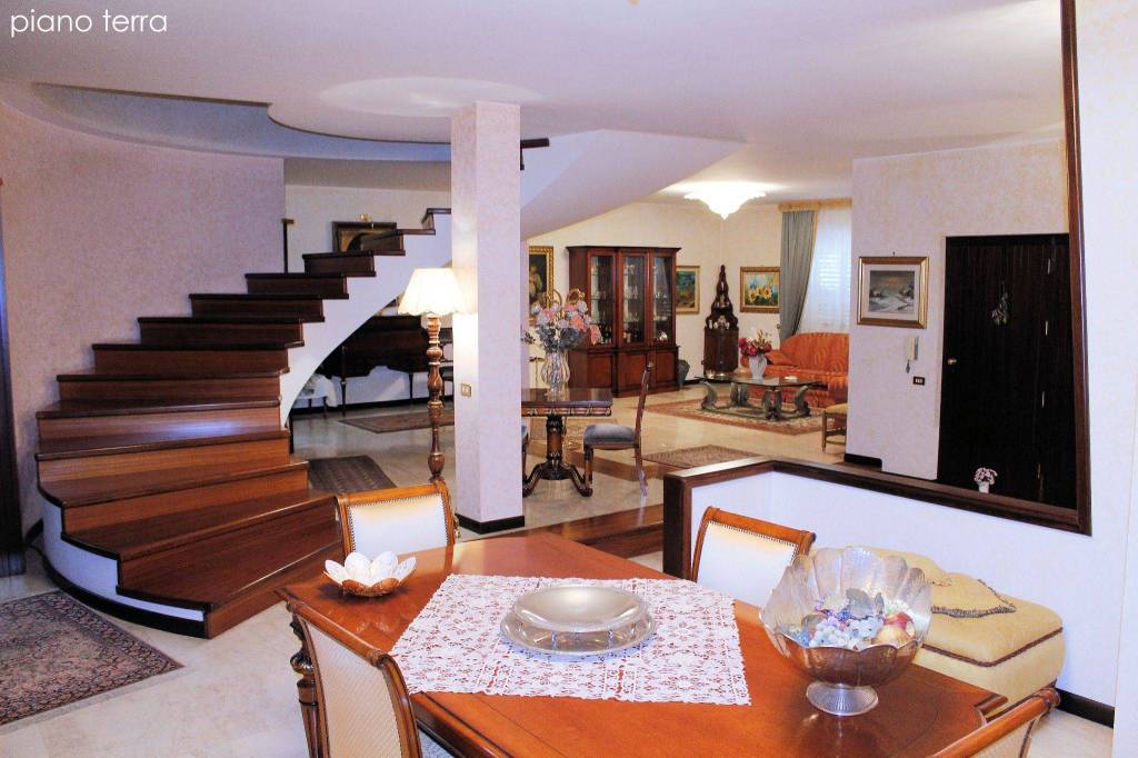 Villa Bifamiliare in in vendita da privato a Caltanissetta contrada Bulgarella