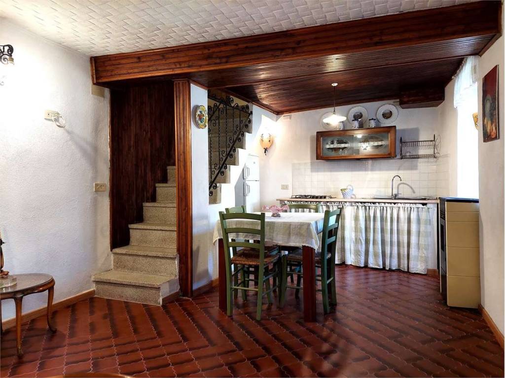 Appartamento in vendita a Cosio d'Arroscia vico Casale