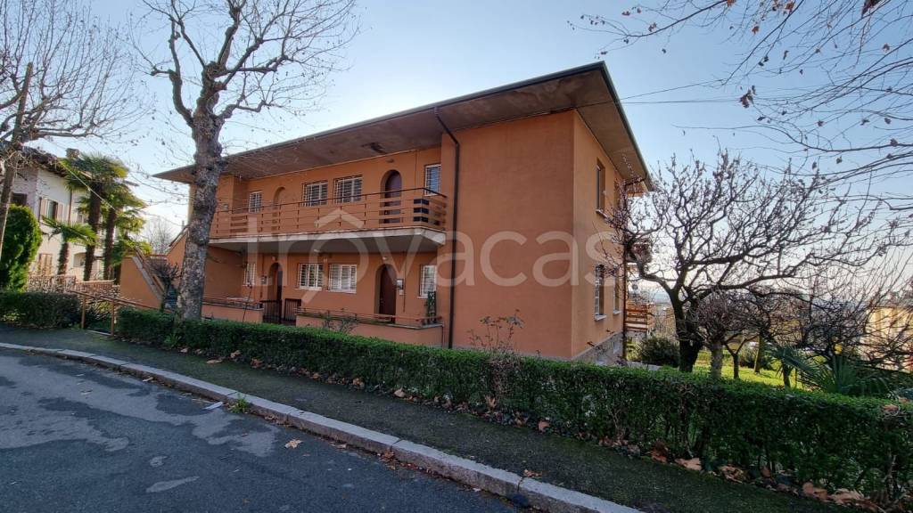 Villa Bifamiliare in vendita a Casatenovo via e. Vismara, 68