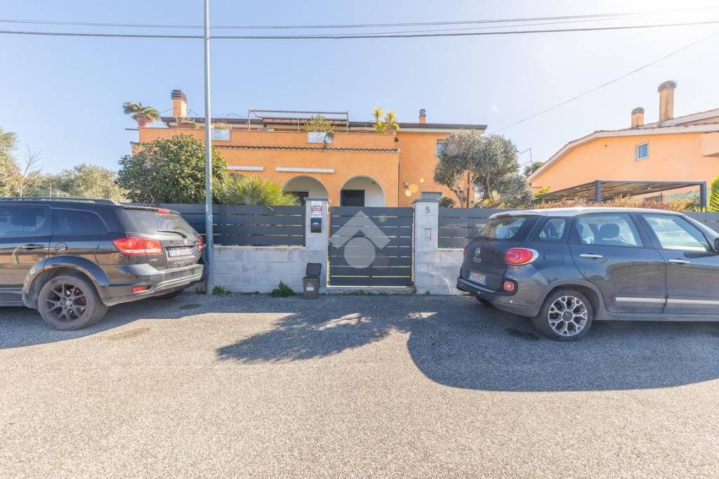 Appartamento in vendita a Castel Gandolfo via degli Aranci, 5