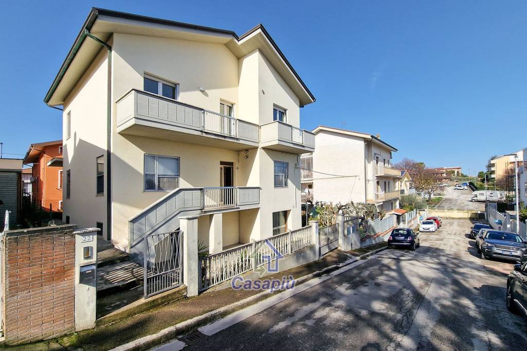 Villa Bifamiliare in vendita a Civitanova Marche via San Marino, 22