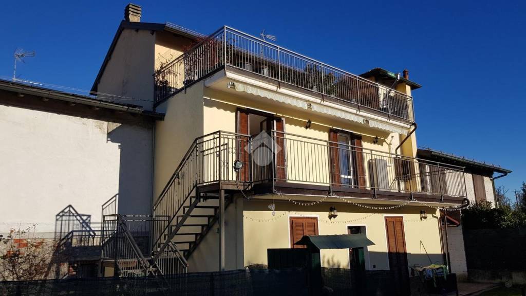Appartamento in vendita a Castelletto sopra Ticino via Aronco