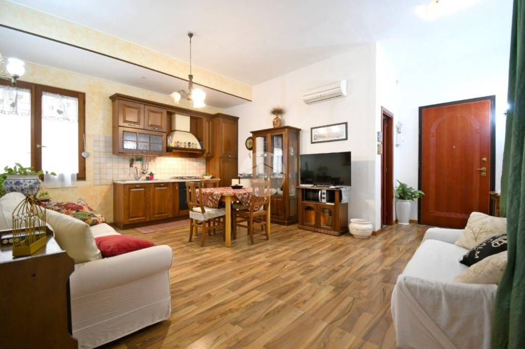 Appartamento in vendita a Cagliari via s. Lucifero, 88