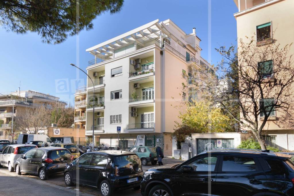 Appartamento in vendita a Roma largo Alfredo Oriani, 7