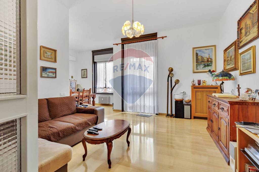 Appartamento in vendita a Milano via San Marco, 28