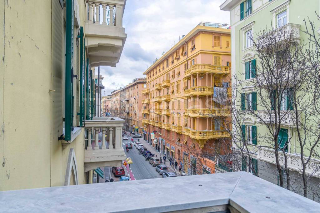 Appartamento in vendita a Genova via Canepari