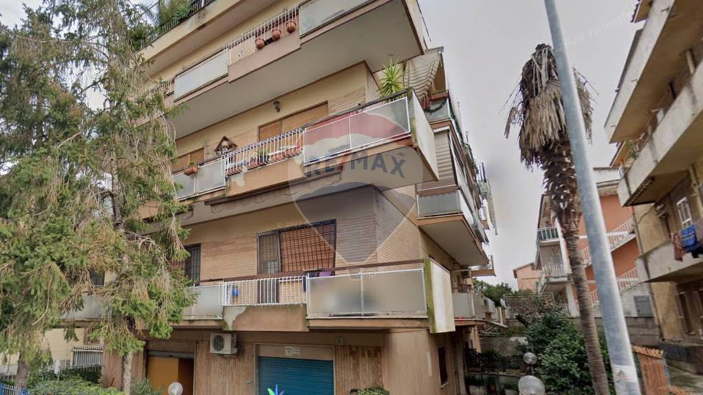 Appartamento all'asta a Roma via Emilio Treves, 6