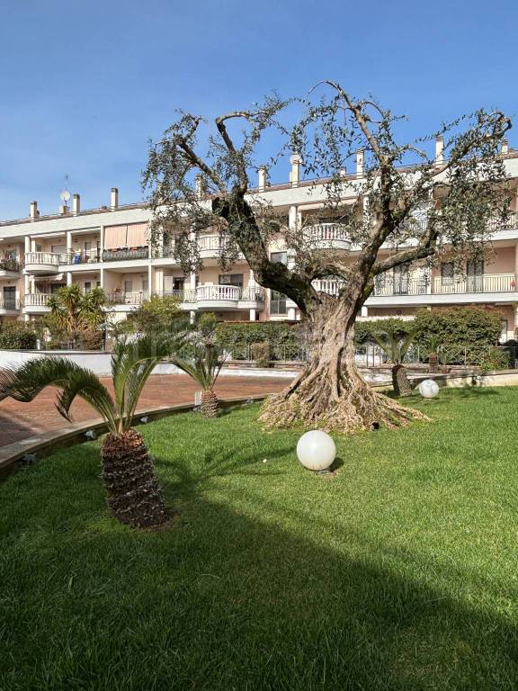 Appartamento in in vendita da privato a Roma via Orazio Raimondo, 43