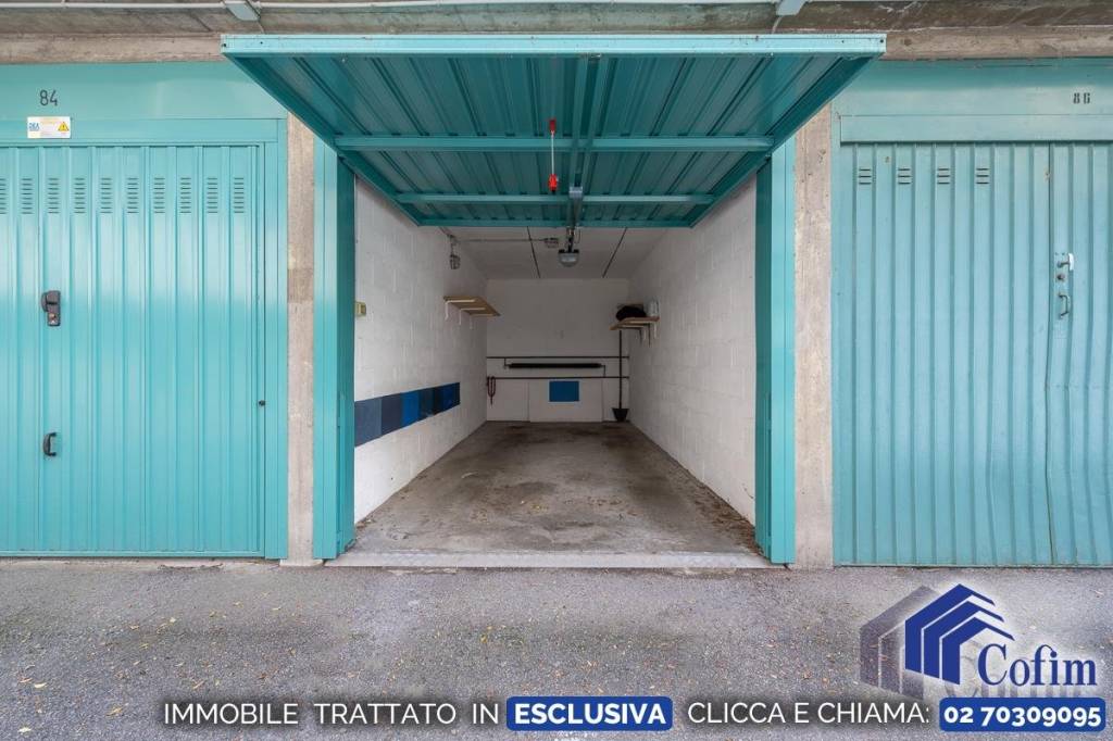 Garage in vendita a Peschiera Borromeo viale Abruzzi, 4