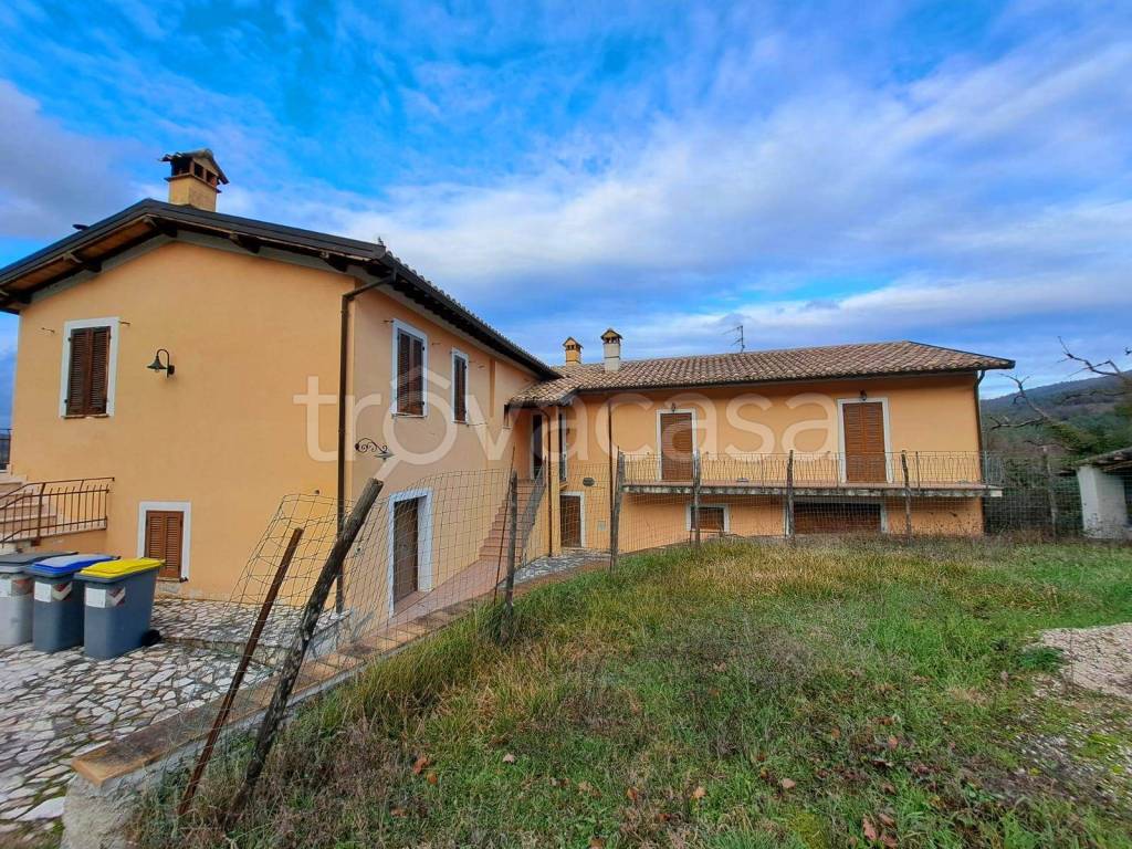 Casa Indipendente in vendita a Spoleto località mogliano-perchia