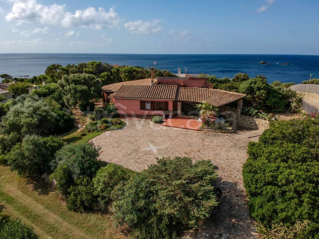Villa in vendita a Villasimius via Lago d'Iseo, 11
