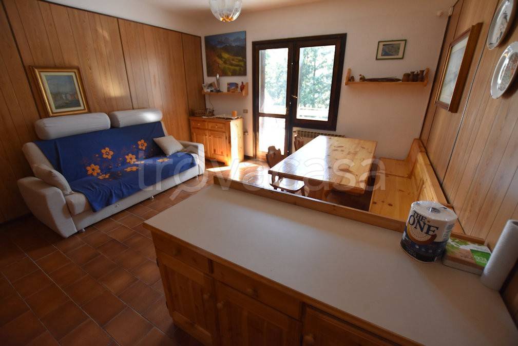 Appartamento in vendita a Castione della Presolana via Monte Pora, 36