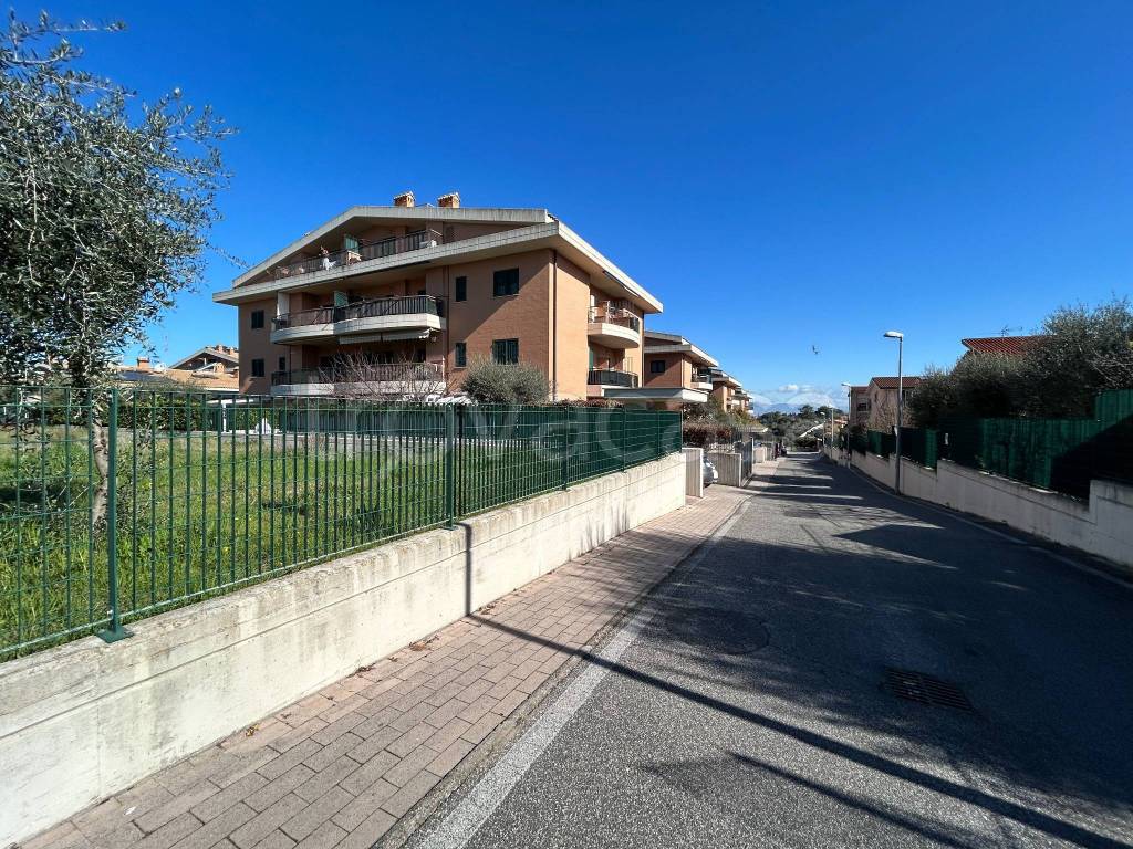Appartamento in vendita a Roma via del Fosso di Sant'Andrea