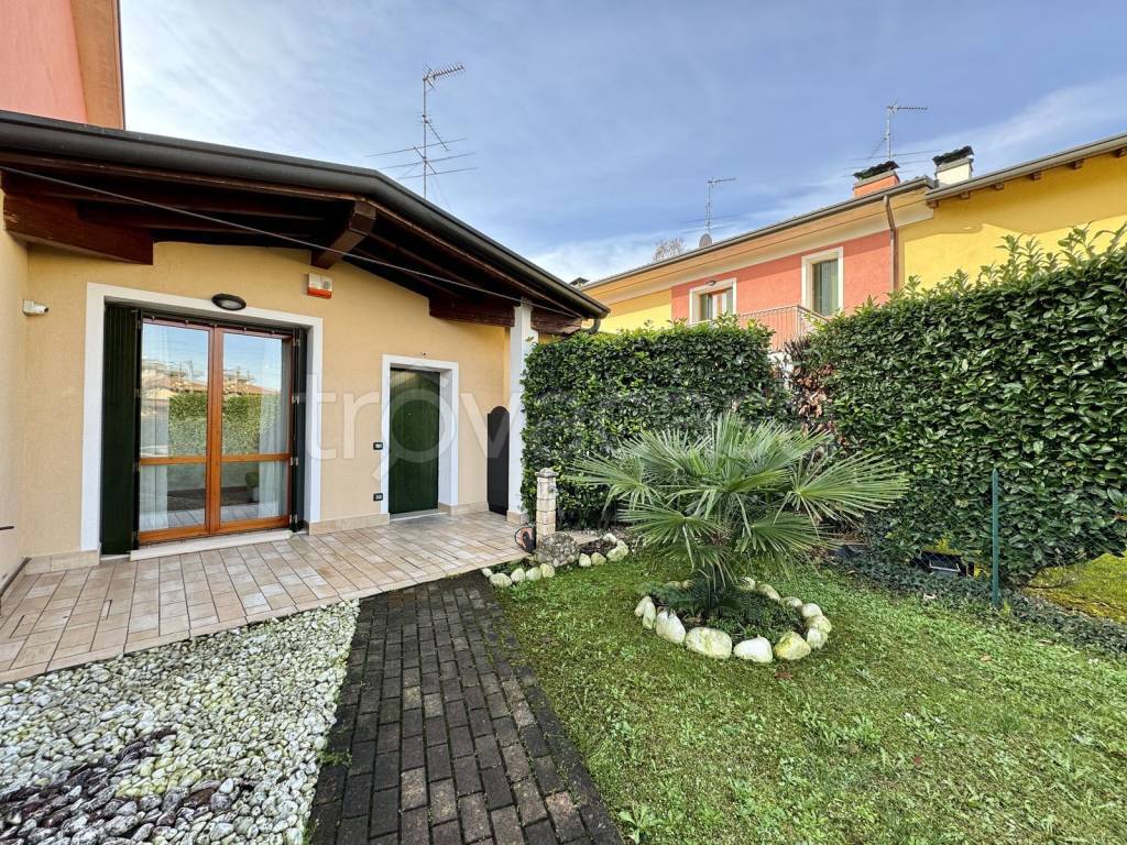 Villa a Schiera in vendita a Chiari via Cattarello, 2/d