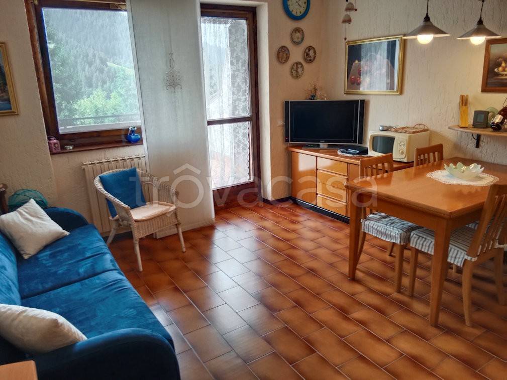 Appartamento in vendita a Castione della Presolana via Monte Pora, 24