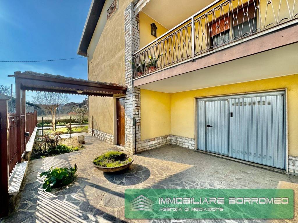 Villa Bifamiliare in vendita a Mediglia via Calatafimi, 14