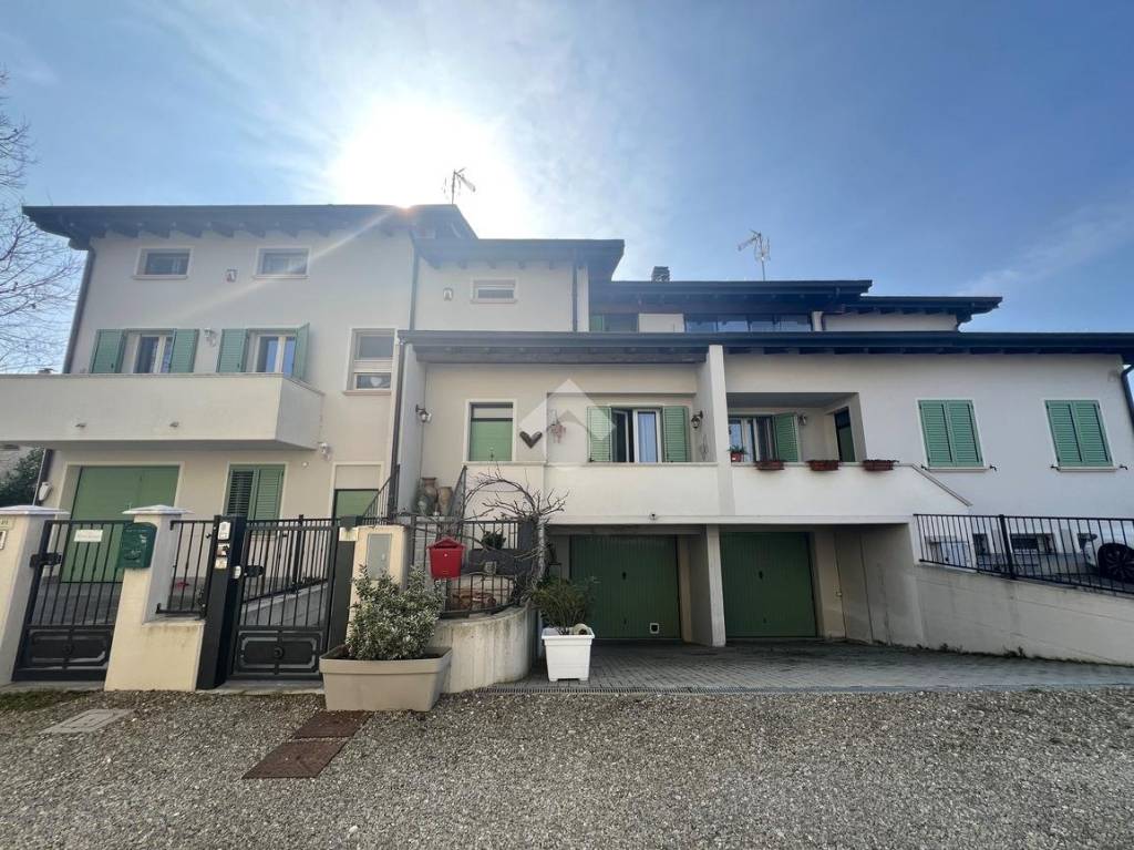 Villa Bifamiliare in vendita a San Felice sul Panaro via canalino, 4