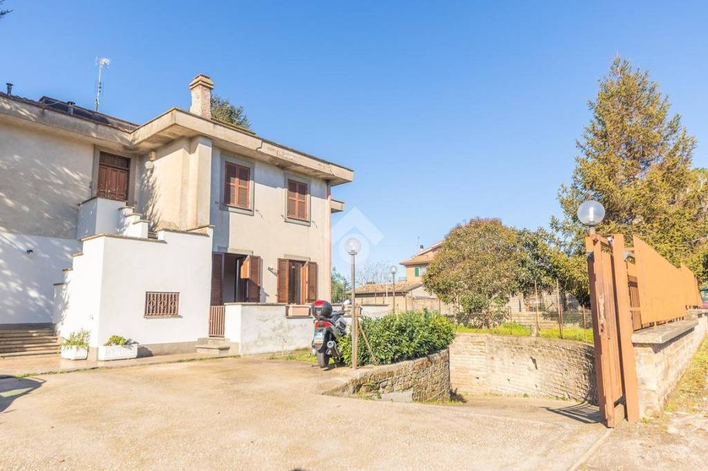 Appartamento in vendita ad Albano Laziale via valle pozzo, 26