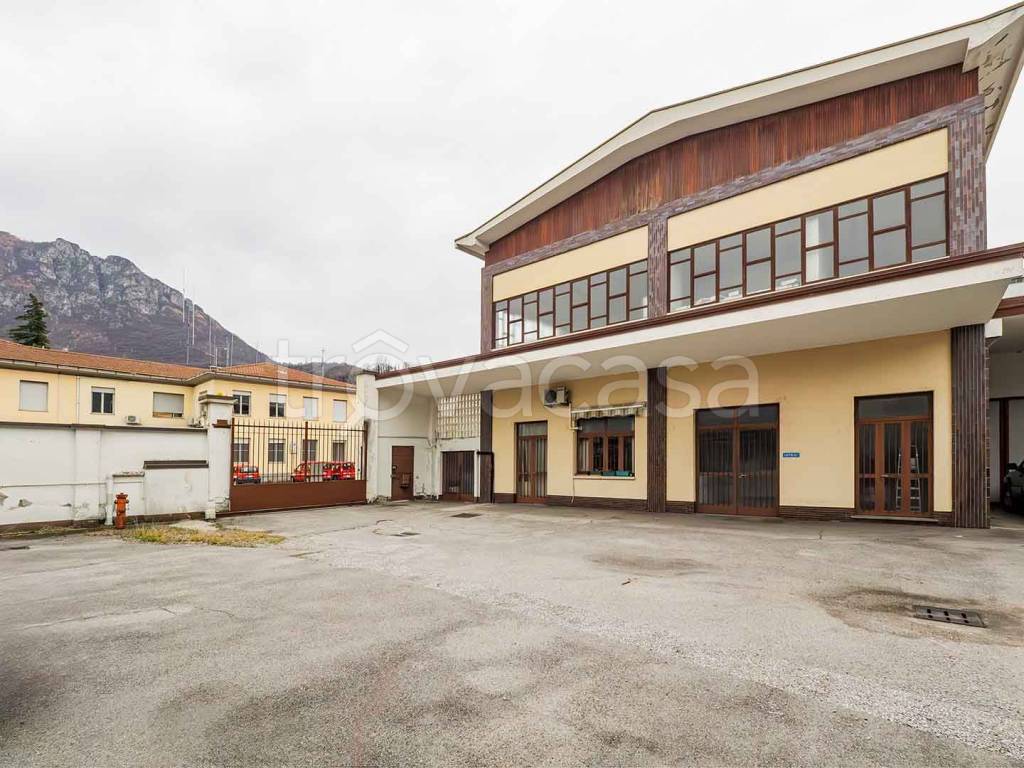 Capannone Industriale in vendita a Lecco piazza Bione, 1