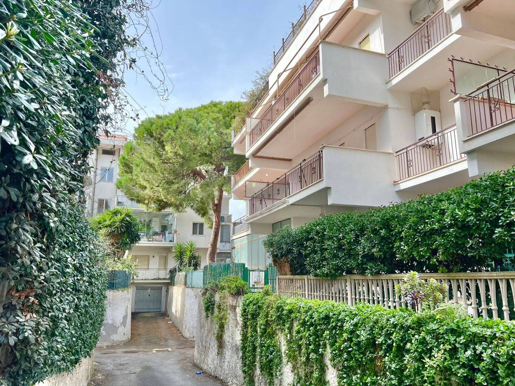 Appartamento in vendita a Santa Marinella via Castelsecco