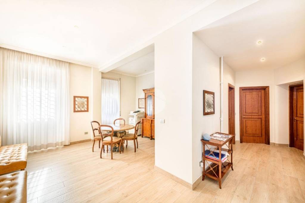 Appartamento in vendita a Roma via Giacomo Barzellotti, 12