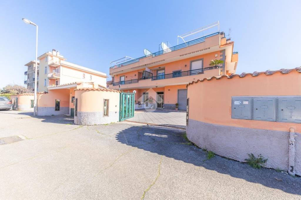 Appartamento in vendita a Castel Gandolfo via Dante Alighieri, 4