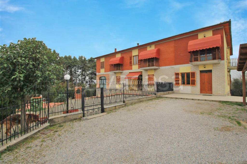 Villa Bifamiliare in vendita a Torrita di Siena via Monte Bianco