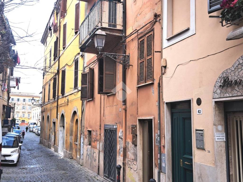Appartamento in vendita ad Albano Laziale via Sant'Ambrogio, 41