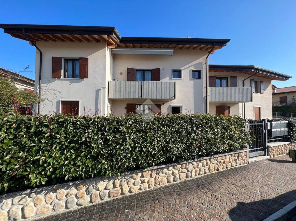 Appartamento in vendita a Cavaion Veronese via dante alighieri, 2