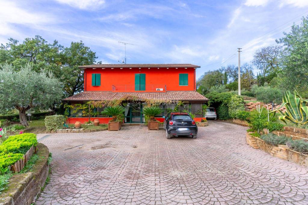 Villa in vendita a Civitanova Marche contrada San Savino