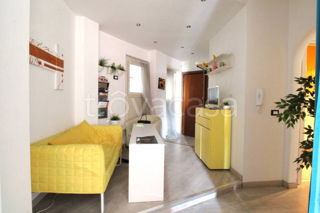 Appartamento in vendita a Roma via Alfredo Catalani