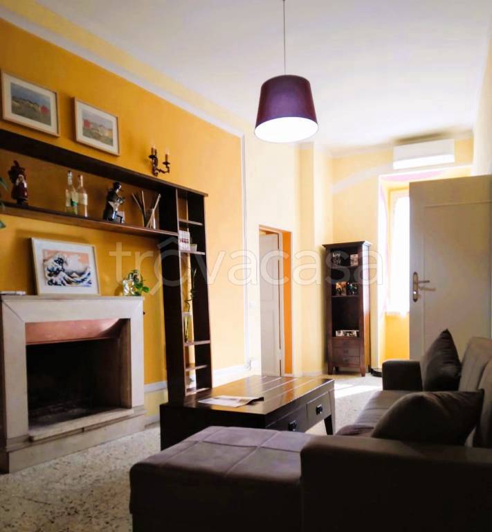 Appartamento in vendita a Sutri via Vittorio Veneto, 33