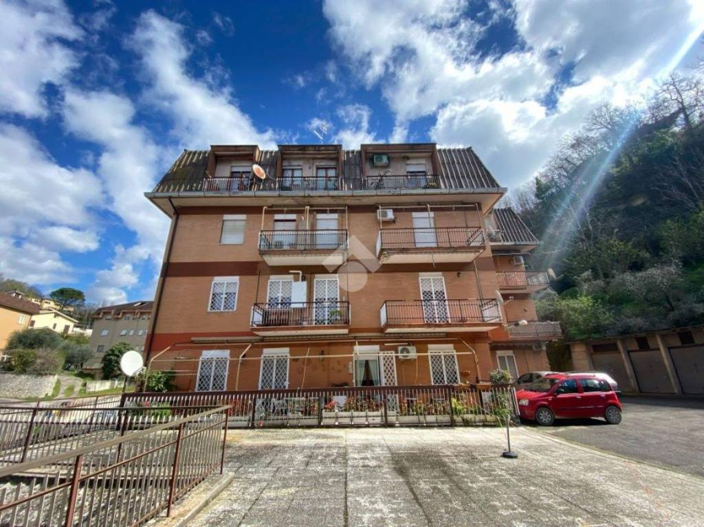 Appartamento in vendita a Poggio Mirteto via roma, 3