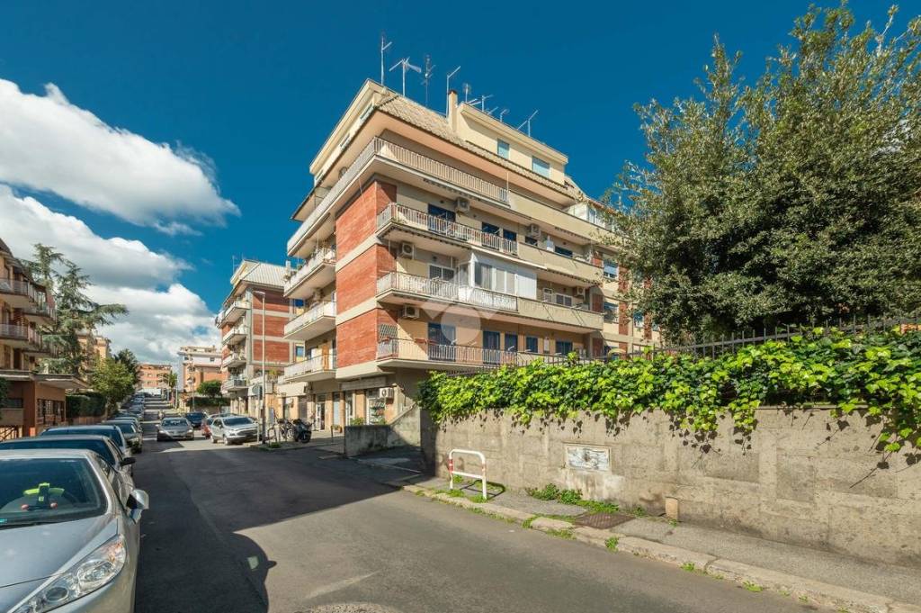 Appartamento in vendita a Roma via dei Cristofori