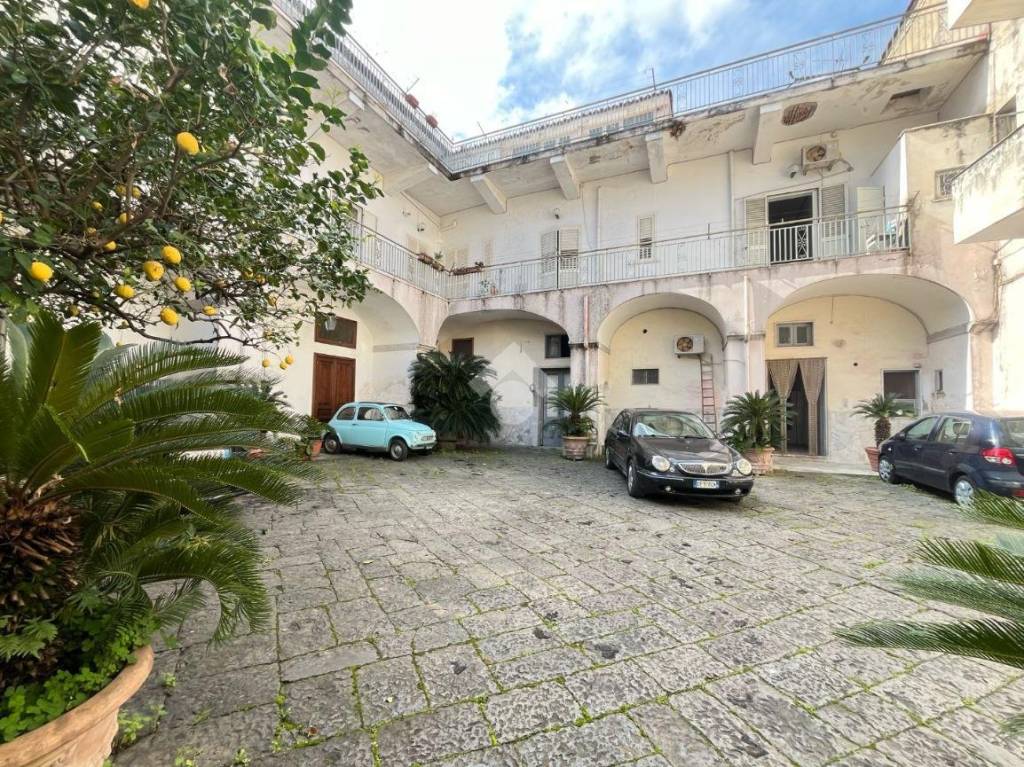 Appartamento in vendita a Sant'Antimo via Silvio Pellico