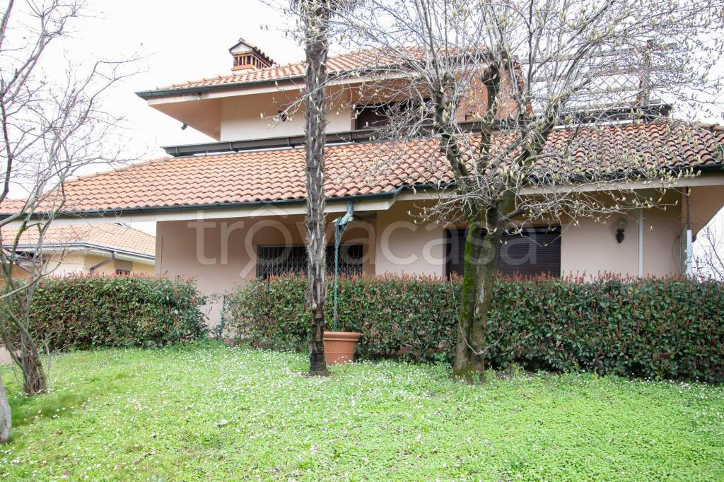 Villa in vendita a Nerviano via Peschiera, 13