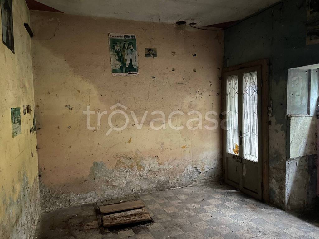 Magazzino in in affitto da privato a Seregno via Vincenzo Foppa, 19