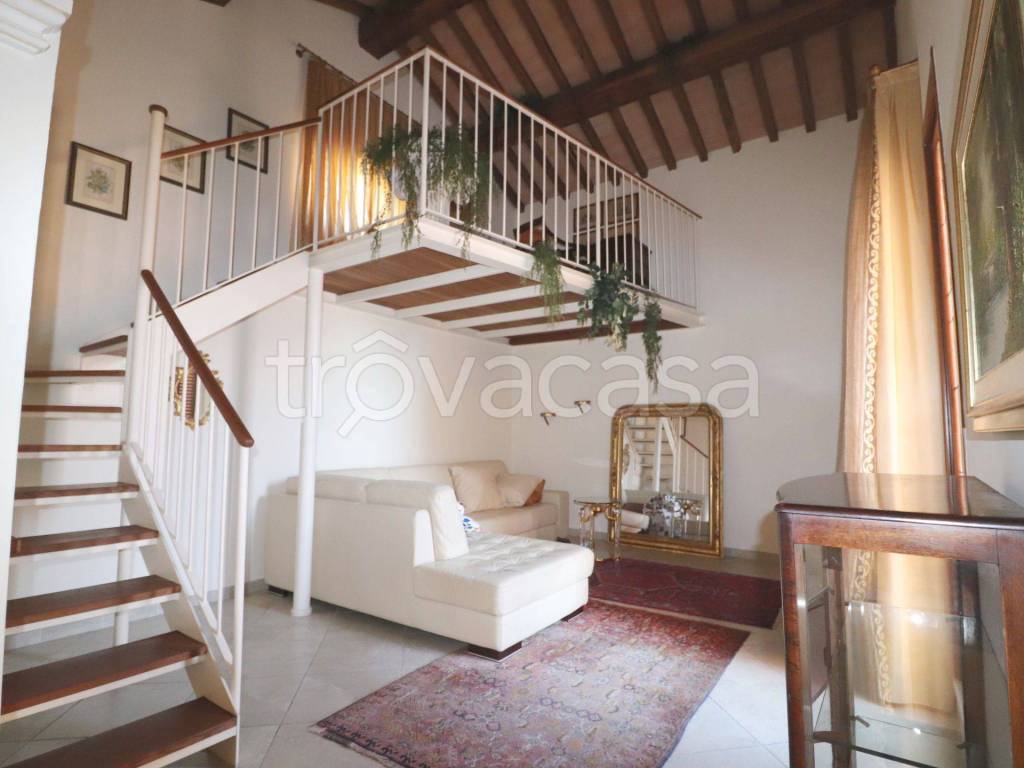 Villa in vendita a Siena strada di Fogliano 2