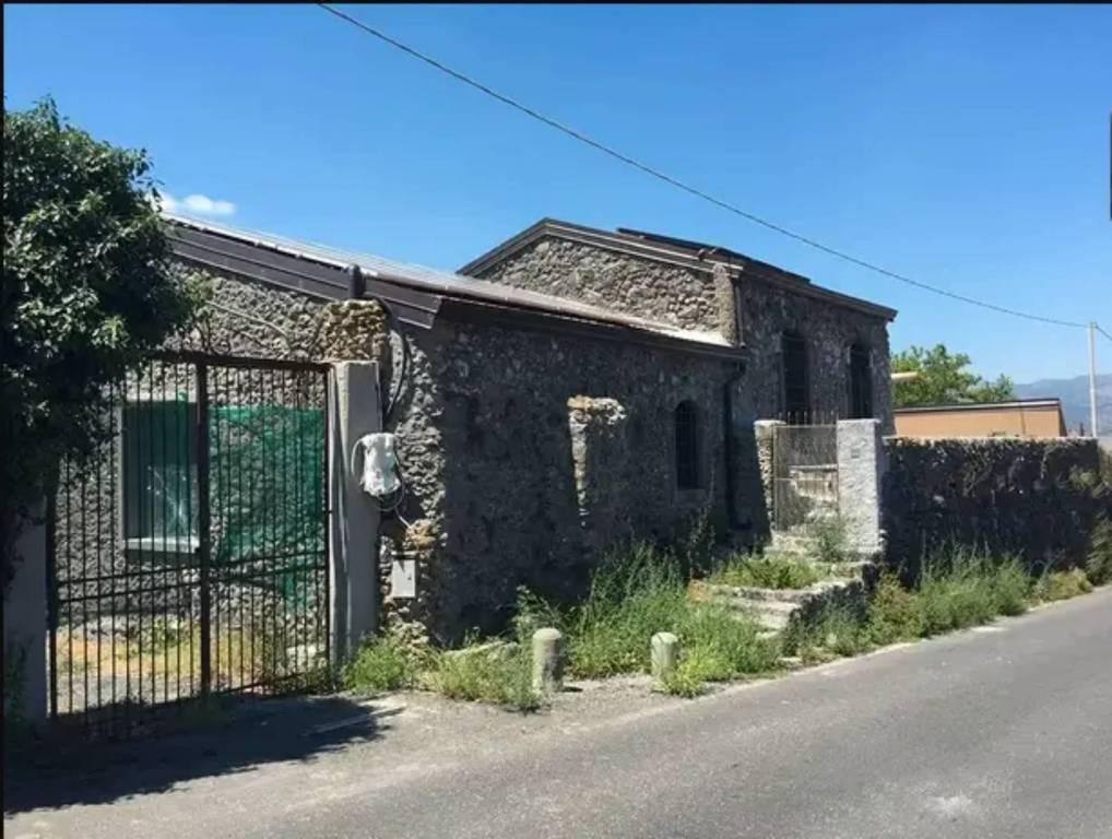 Villa in vendita a Castiglione di Sicilia sp