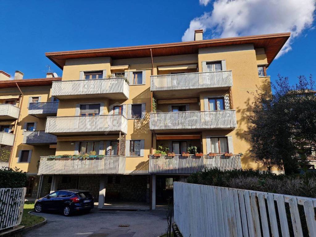 Appartamento in vendita a Morbegno via Marcora, 8