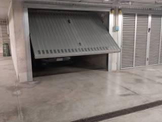 Garage in affitto a milano via leone xiii, 1